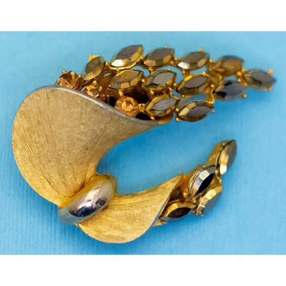 Vintage Gold Tone Intricate Rhinestone Bouquet Brooch by BSK - N32 - Picture 2 of 3